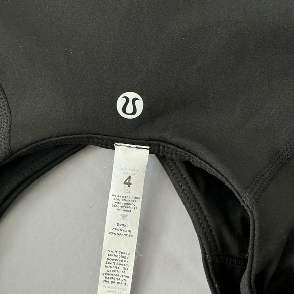 Workout top - Picture 2 of 3